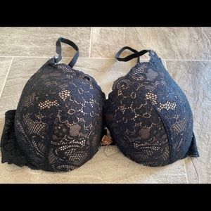 Size 34D VS bra